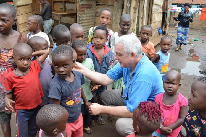 Carlo Antonello Direttore di Africa Mission in visita in Uganda