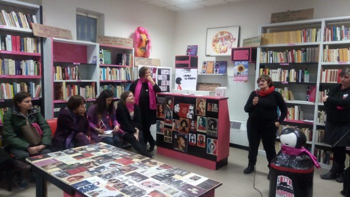 Inaugurata la biblioteca femminista Bruschini Ferri presso la Coop Infrangibile