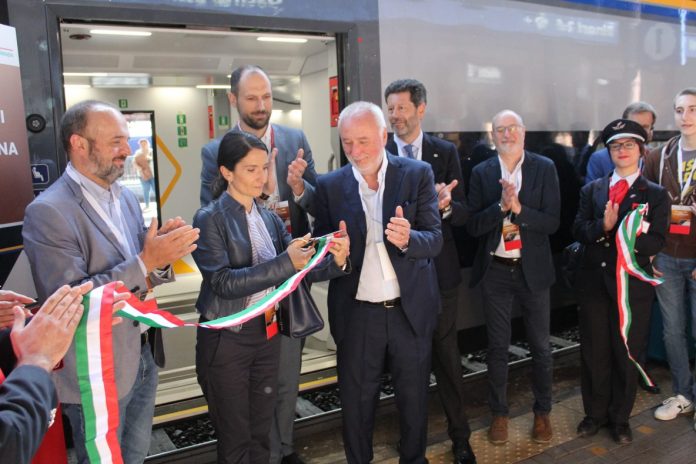 Svolta nel trasporto pubblico su rotaie, hanno debuttato oggi due nuovi treni Trenitalia, Rock e Pop
