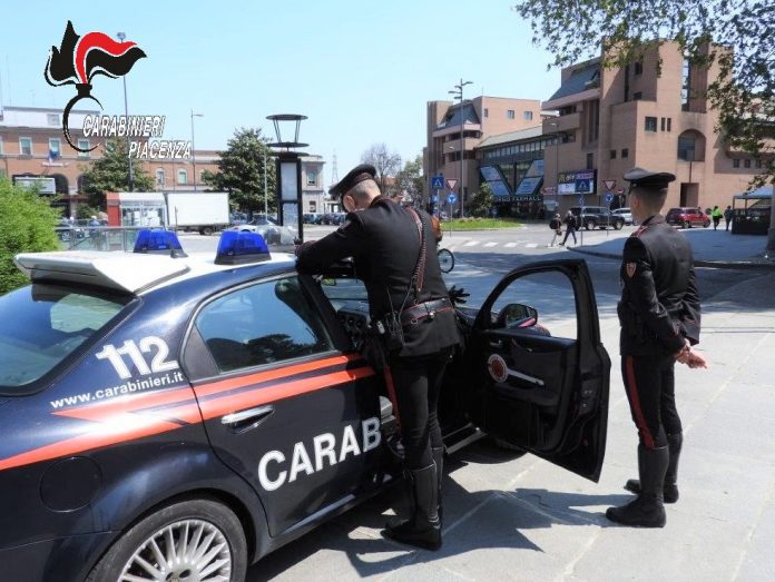 Controlli carabinieri in stazione a Piacenza